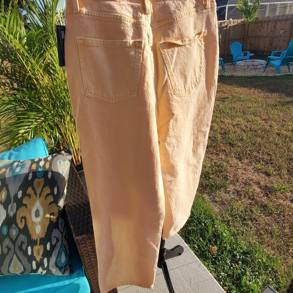 Universal Thread - Picture 10 of 12